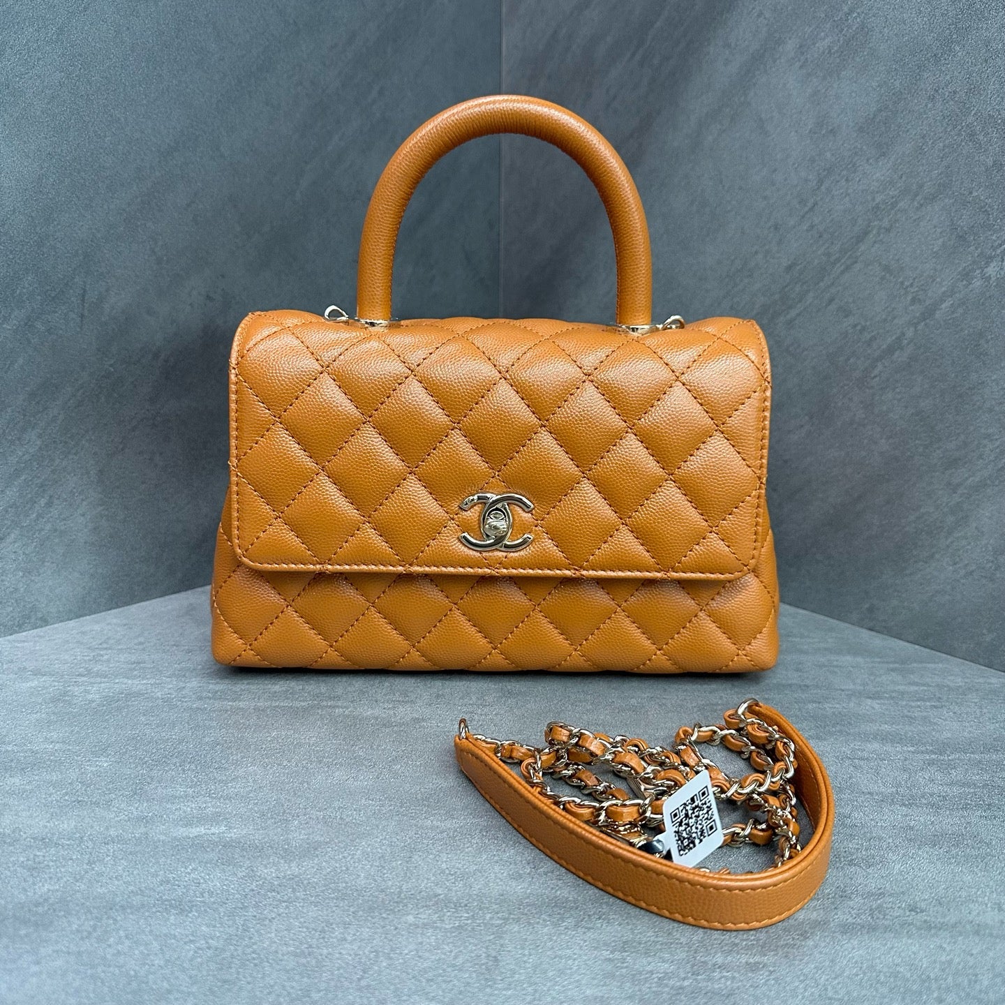 Chanel coco handle small orange gold buckle lychee cowhide crossbody bag chip