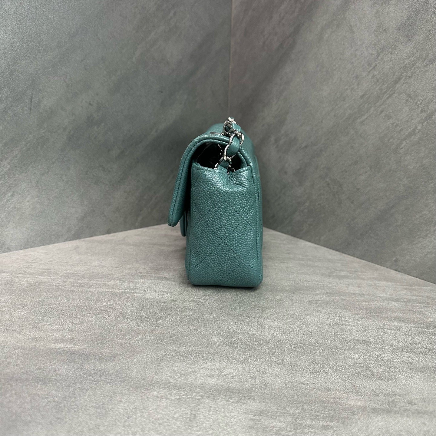 Chanel cf Large mini Green Silver lychee cowhide chain bag, 17 open bag type, three-dimensional inside clean