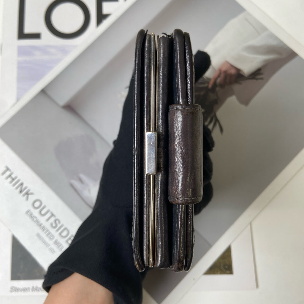 Chanel Kangpeng Wallet 12-fold 98% new Size: 10.5*9.5 Black leather material