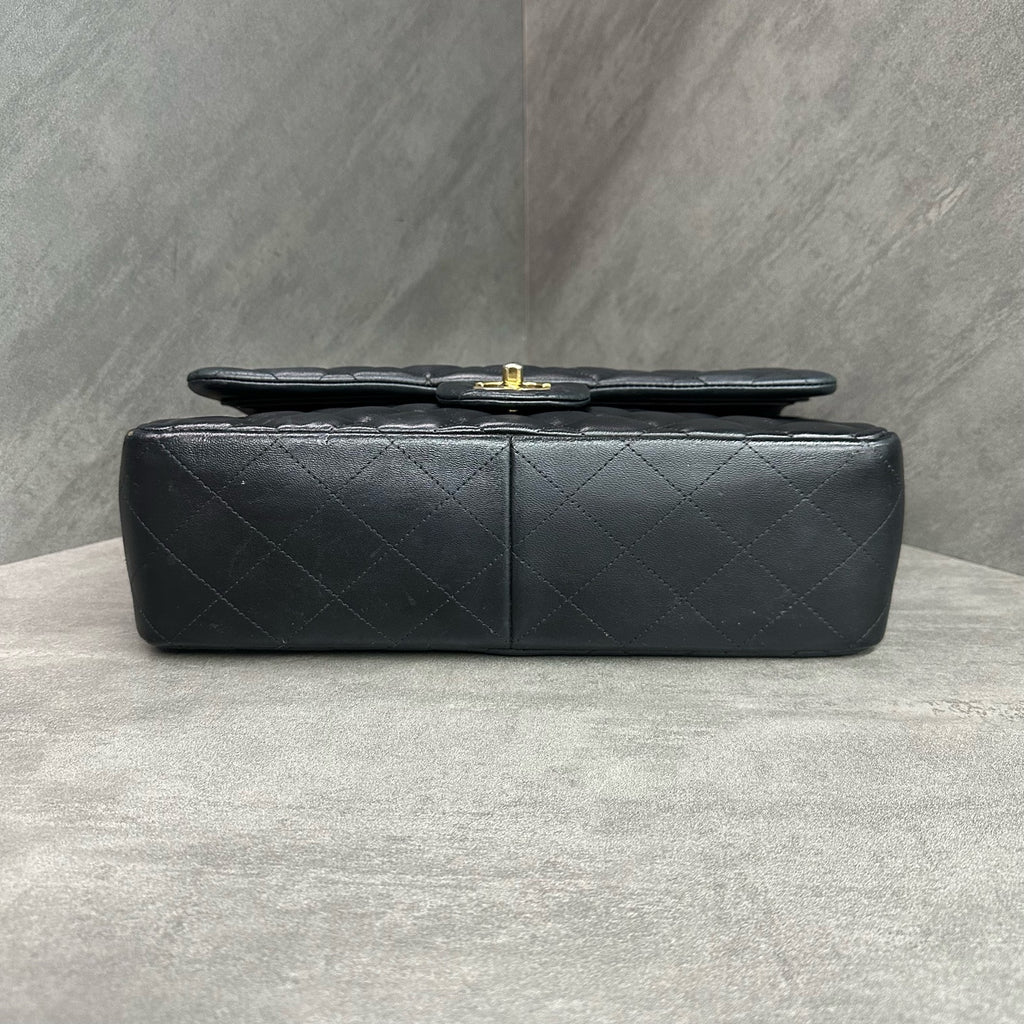 Chanel cf jumbo Black gold sheepskin chain bag, 16K size, three-dimensional and clean inside