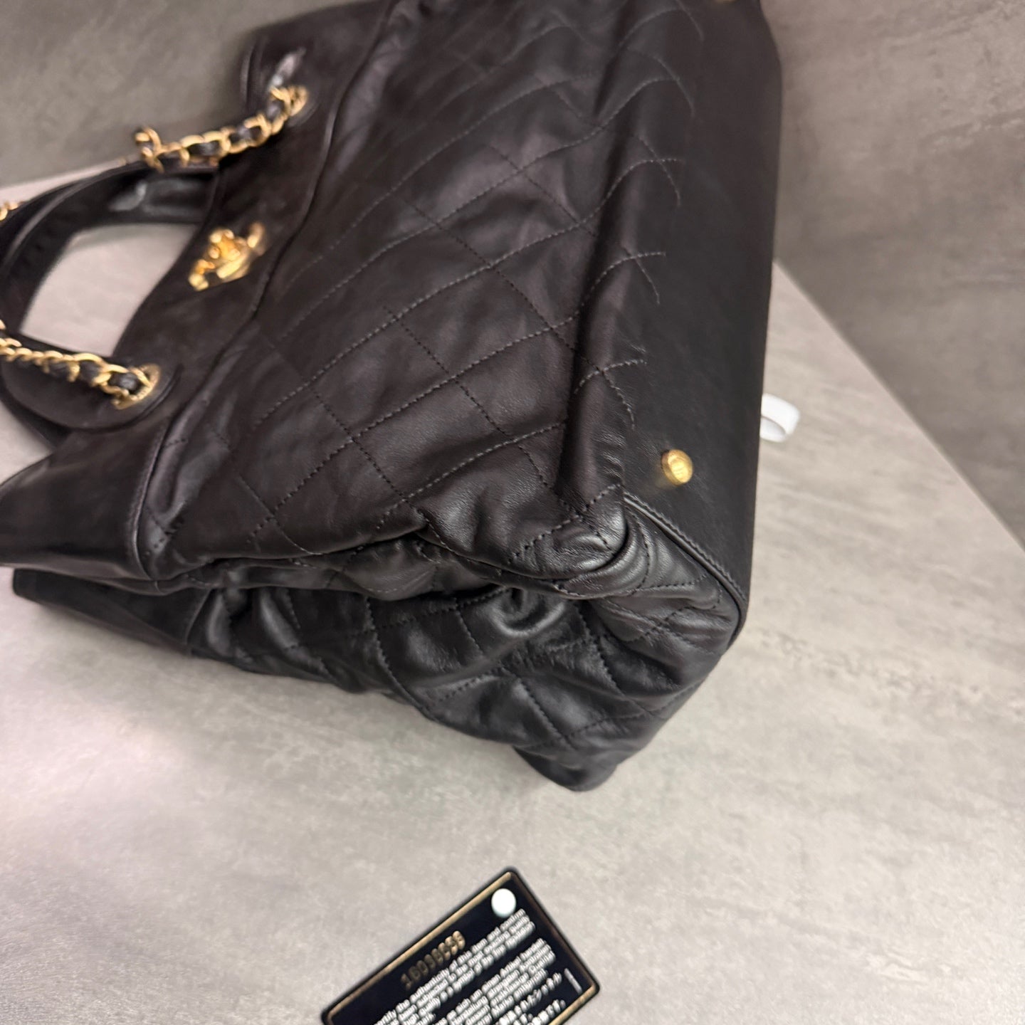 CHANEL Black and Gold Tote Bag Airport Bag, 16-series with authenticity card, dimensions 34*16*25cm, original condition