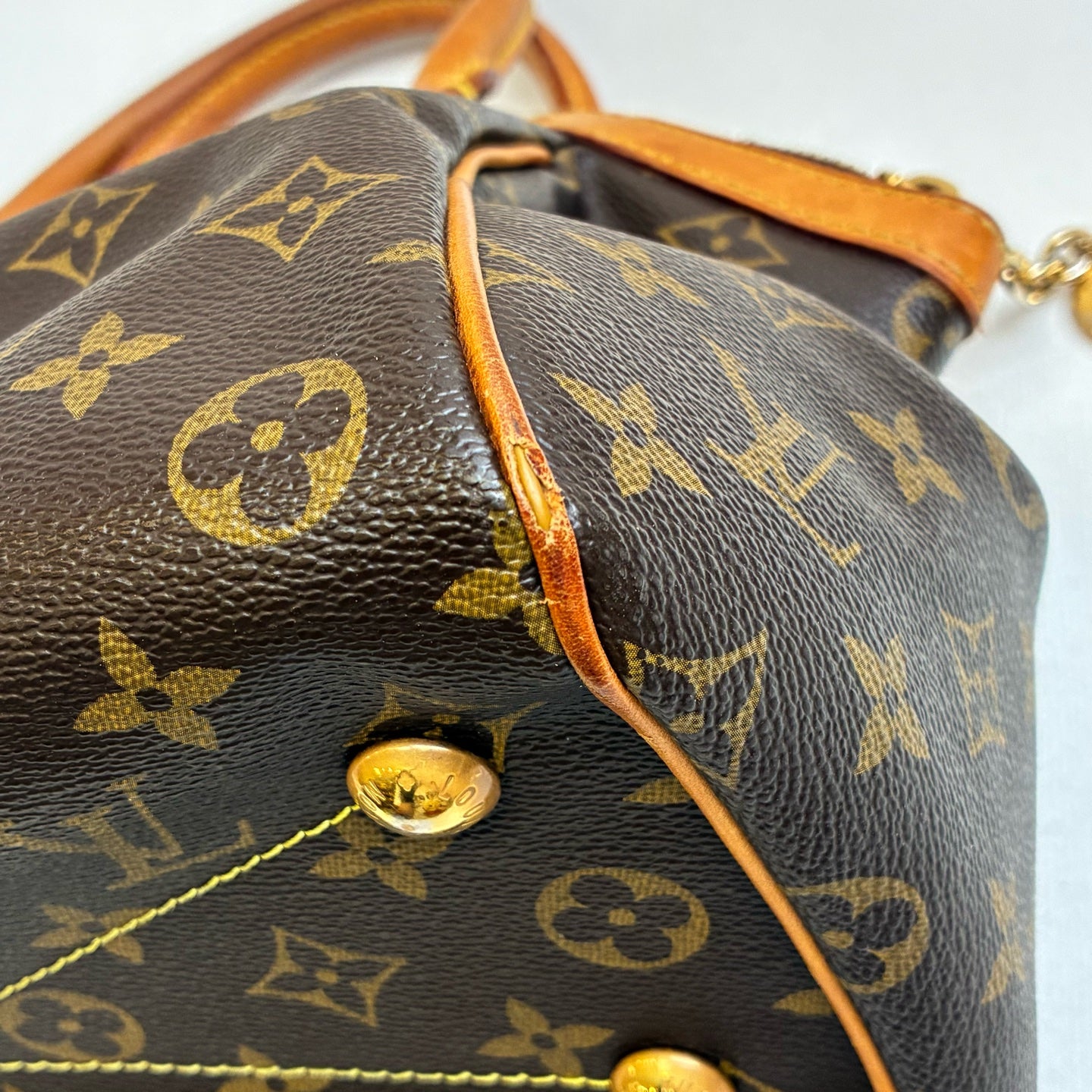 Louis Vuitton/LV Classic Monogram Small Dumpling Bag Handbag 99% New Size: 28 x 11 x 24 cm