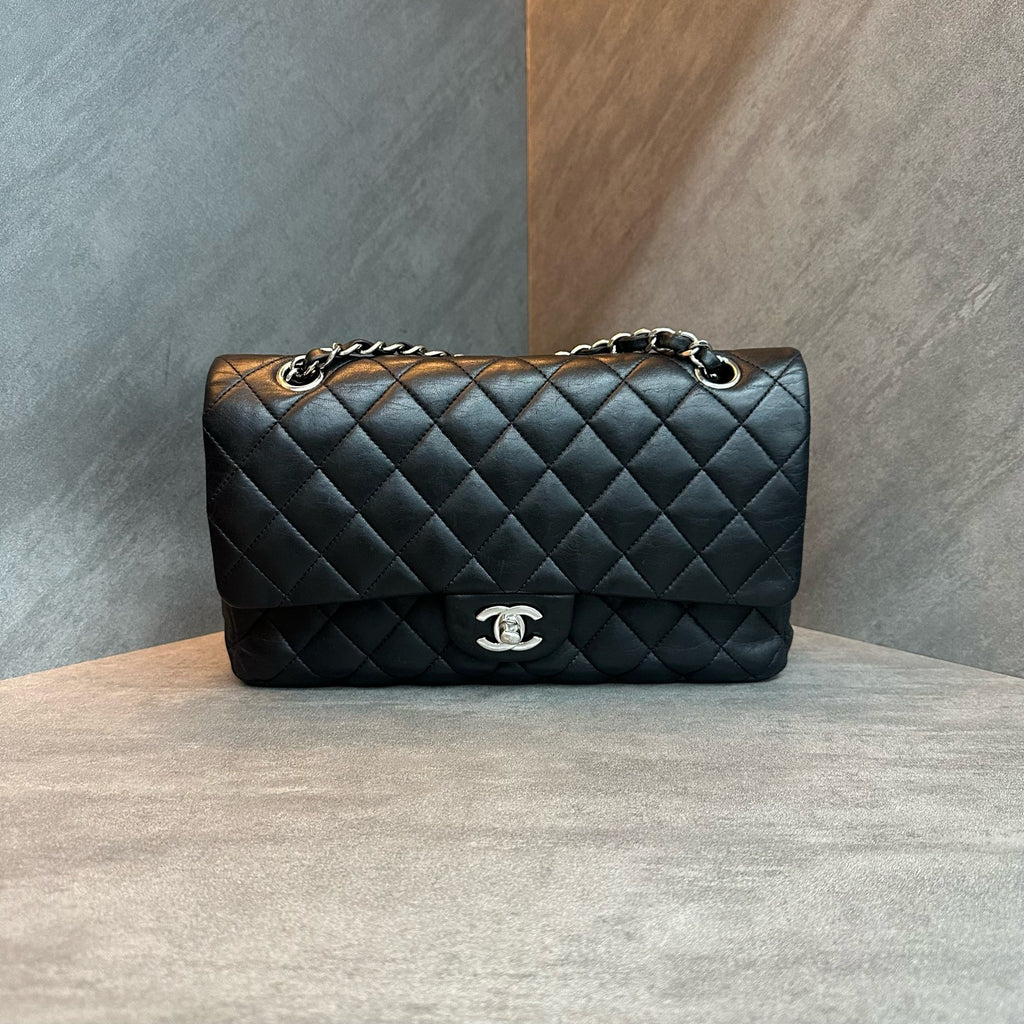 Chanel cf medium-sized black and silver sheepskin chain bag, 19 kai, cardless, three-dimensional, clean inside