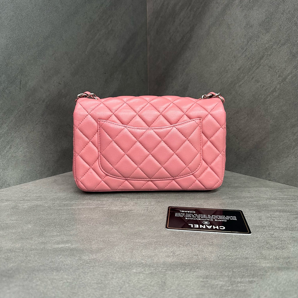 Chanel Mini Flap Bag in Pink and Silver Lambskin with Chain 18K Carrying Card, Structured Shape, Clean Interior