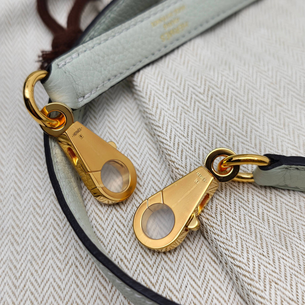 Hermès Kelly 28 in Ice Grey with Gold Hardware, B Stamp, Pre-owned condition, Dimensions 28/10/22 cm, Retail Price 120,000.