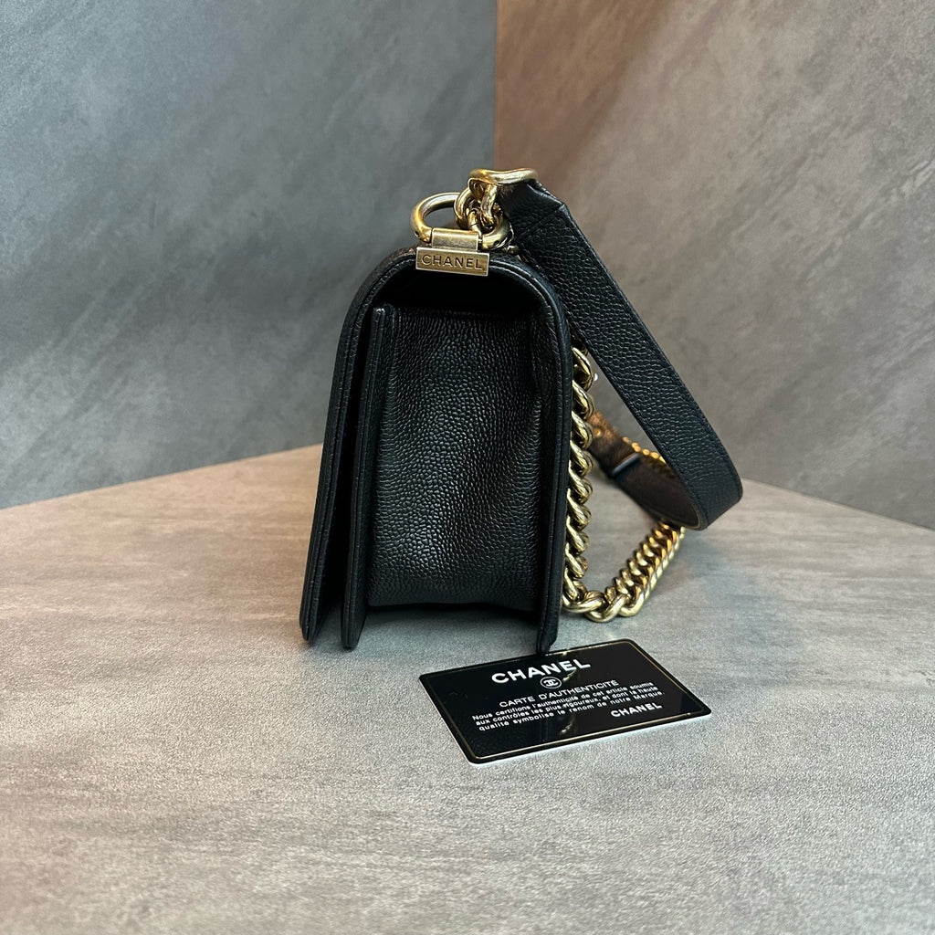 Chanel leboy medium-sized black gold lychee cowhide chain bag, 20 opening, card bag type, three-dimensional inside clean