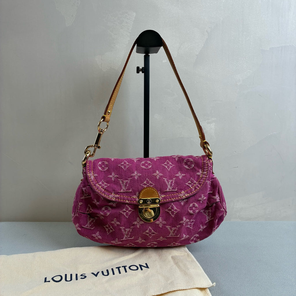 LV/Louis Vuitton Pink Denim Coin Purse 2006 Edition Underarm Bag Size 22*16 Condition 98% New