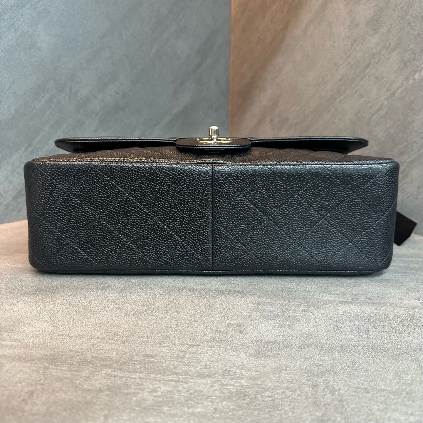Chanel cf jumbo Black Silver lychee cowhide chain Bag 15, open bag type, three-dimensional inside clean