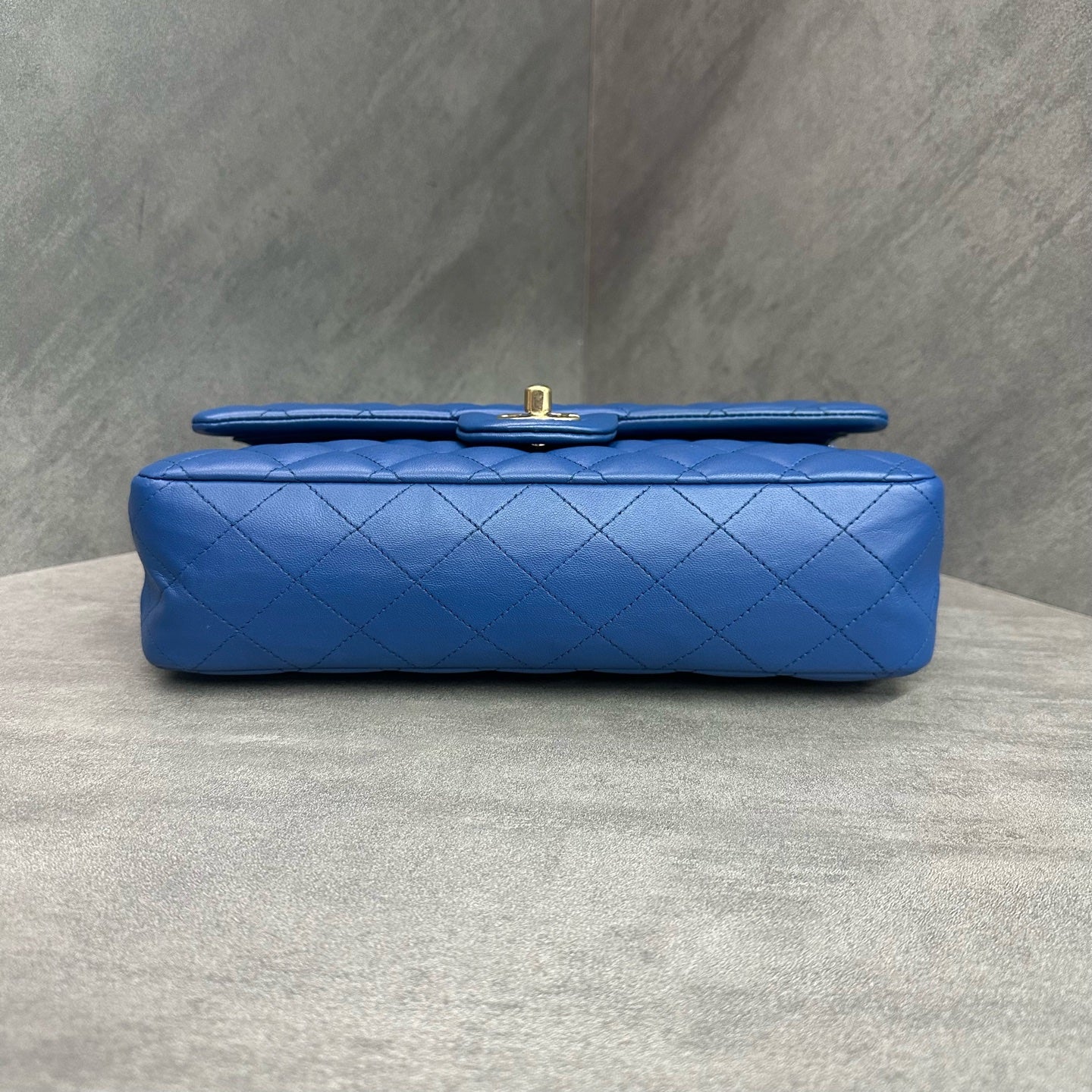Chanel CF Medium Blue Gold Lambskin Chain Bag 25 Opening, Structured Shape, Clean Interior