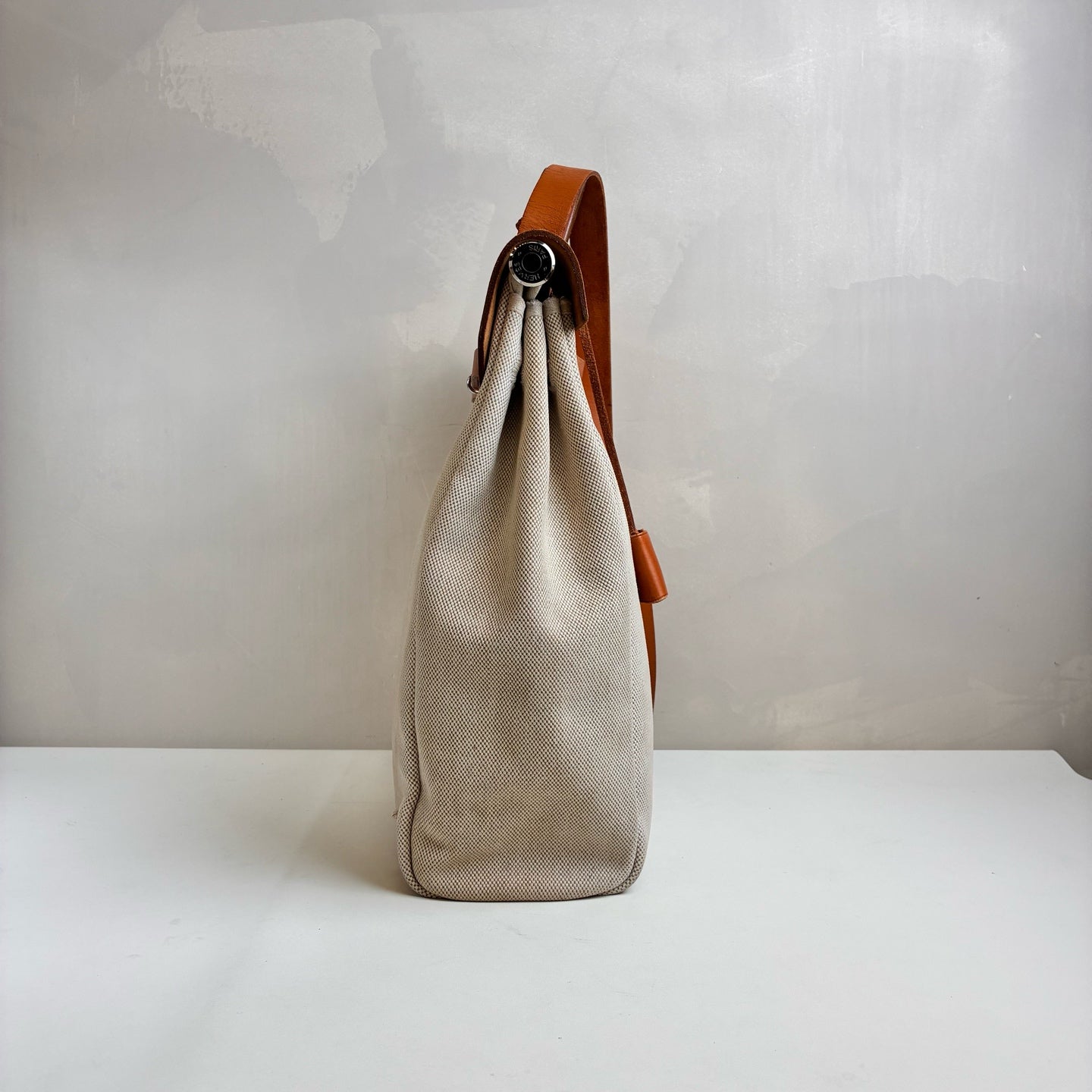 Hermès/Herbag Off-white with Brown Material Canvas Frame E Engraving 97% New Size 31*18