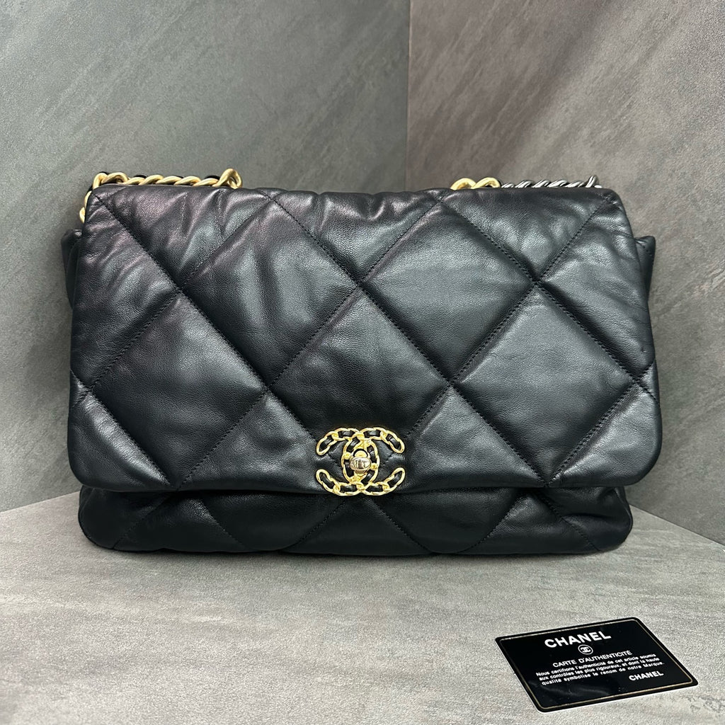 Chanel 19 Bag Max, 28 series, with authenticity card, original condition