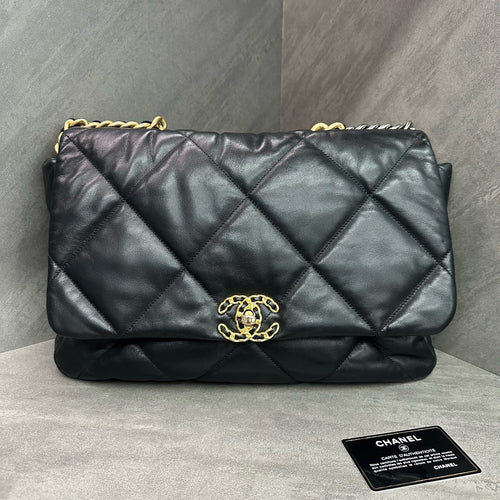 Chanel 19 Bag Max, 28 series, with authenticity card, original condition