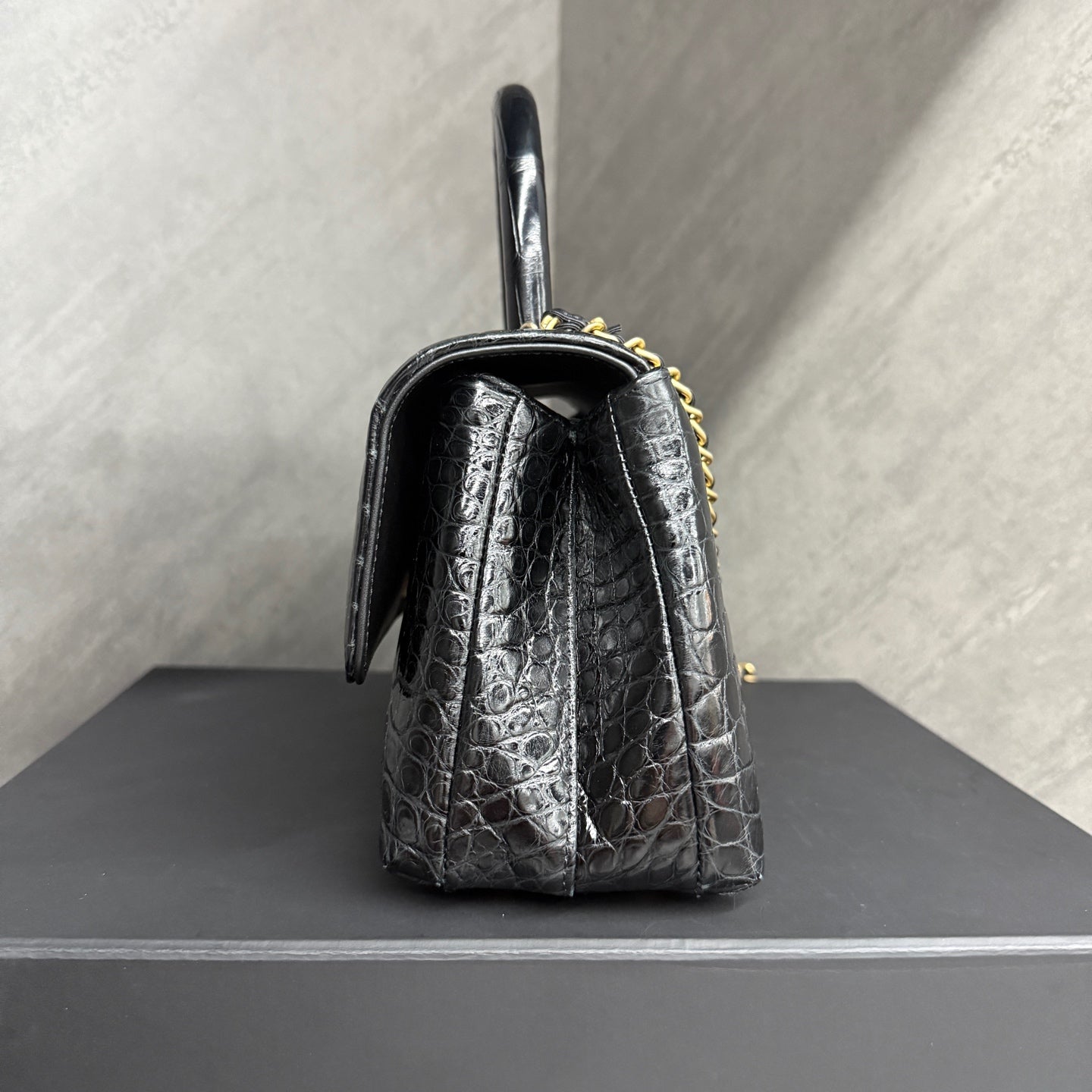 Chanel Black Crocodile Leather Gold-tone Button Coco Handle Small Size, Handle Flip Style, counter price is nearly 400,000, unused condition
