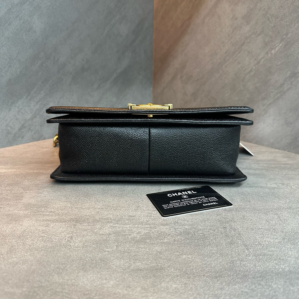Chanel leboy medium-sized black gold lychee cowhide chain bag, 20 opening, card bag type, three-dimensional inside clean