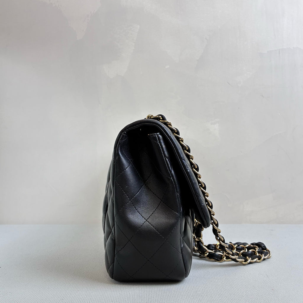 Chanel 14-inch 99% new CF medium size black and gold quilted lambskin dimensions 30*19.