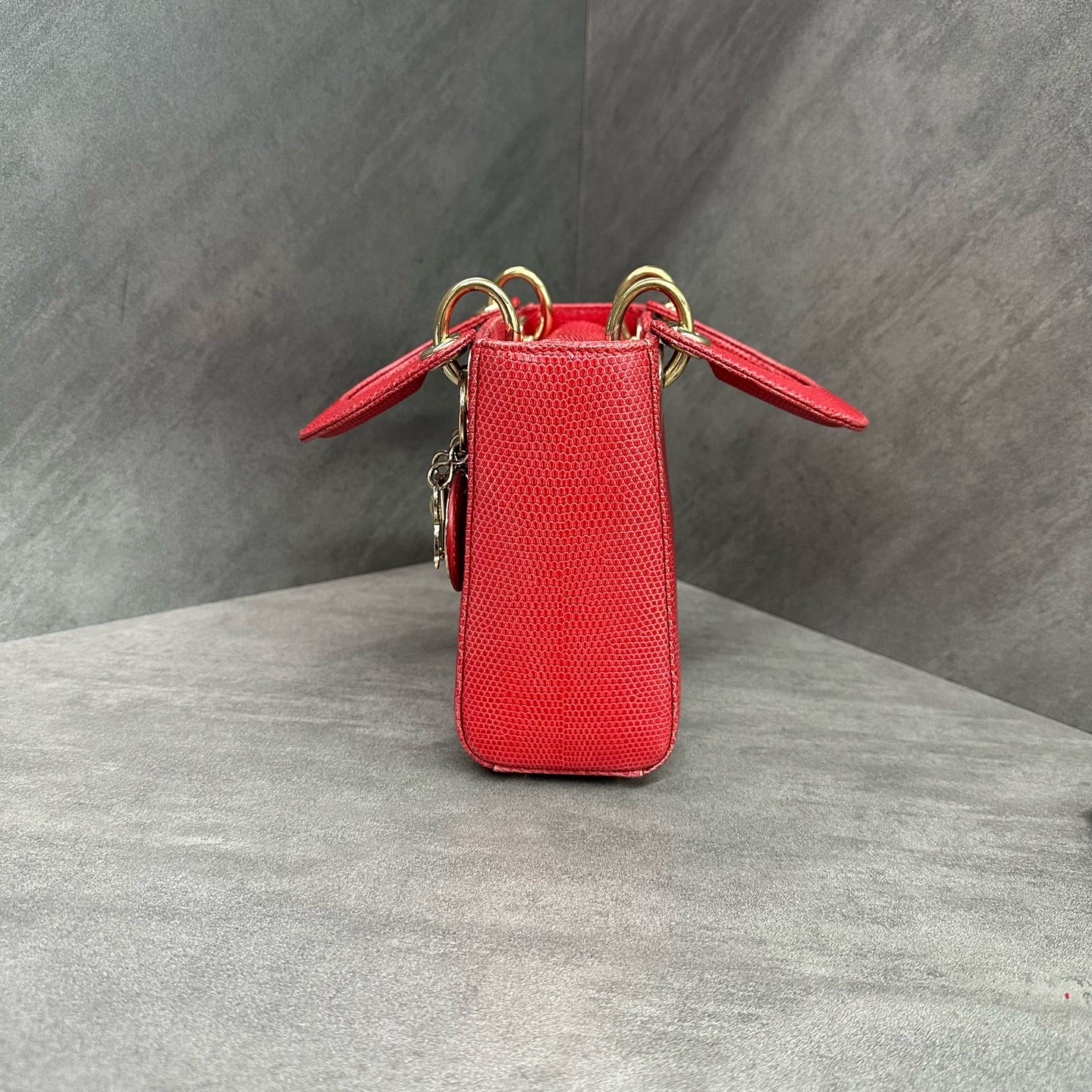 Dior Lady Dior, red lizard skin, gold hardware, three-grid, small size, 17*15*7cm, 2016 serial code