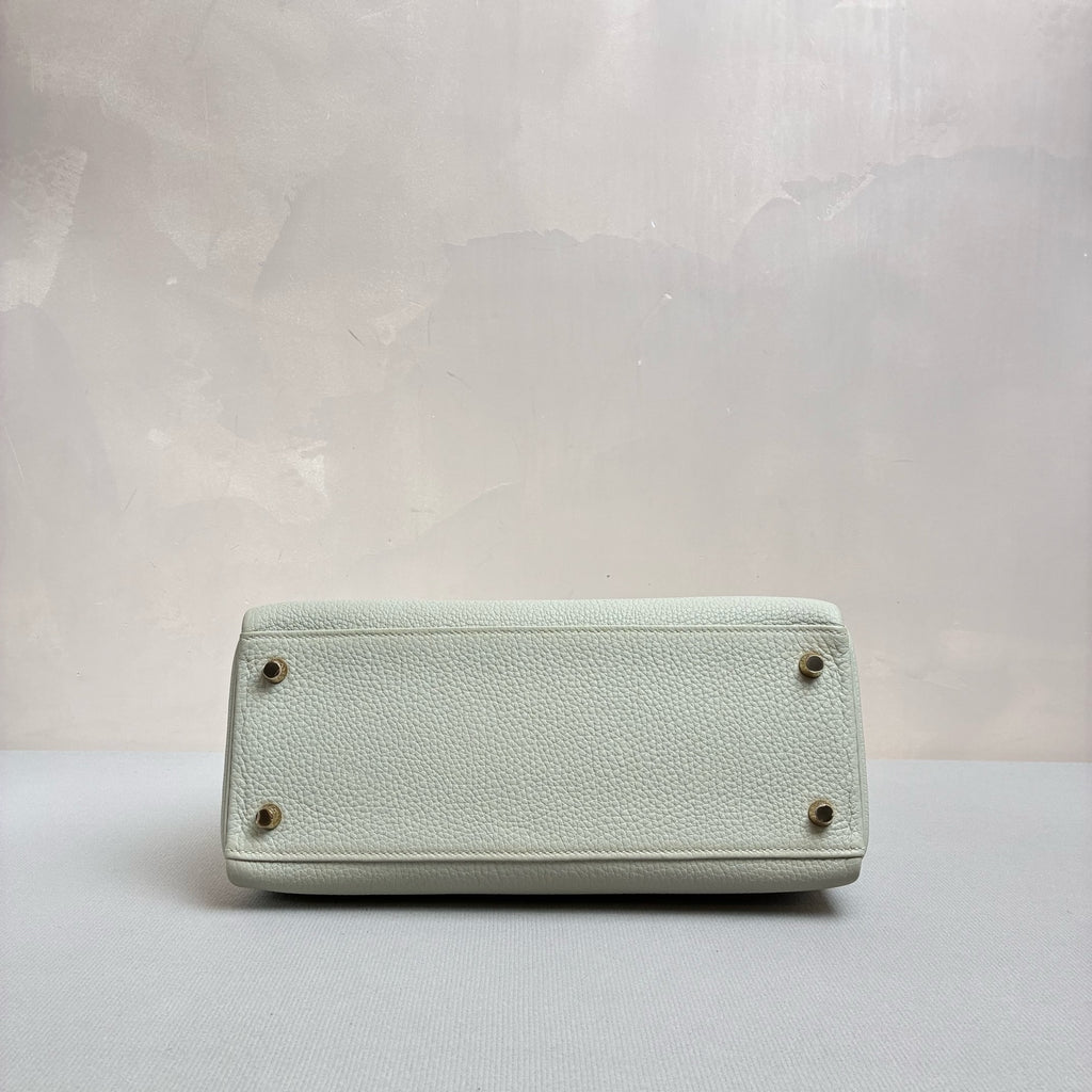 Hermès Kelly 28 in Ice Grey with Gold Hardware, B Stamp, Pre-owned condition, Dimensions 28/10/22 cm, Retail Price 120,000.