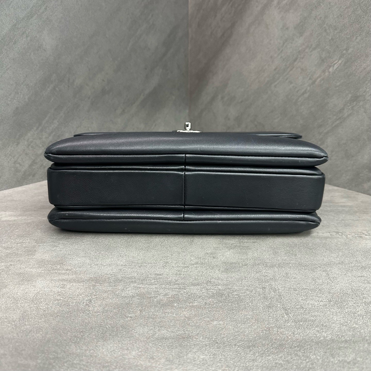Chanel Trendy CC Medium Black Silver Chain Bag Smooth Calfskin 26 Open