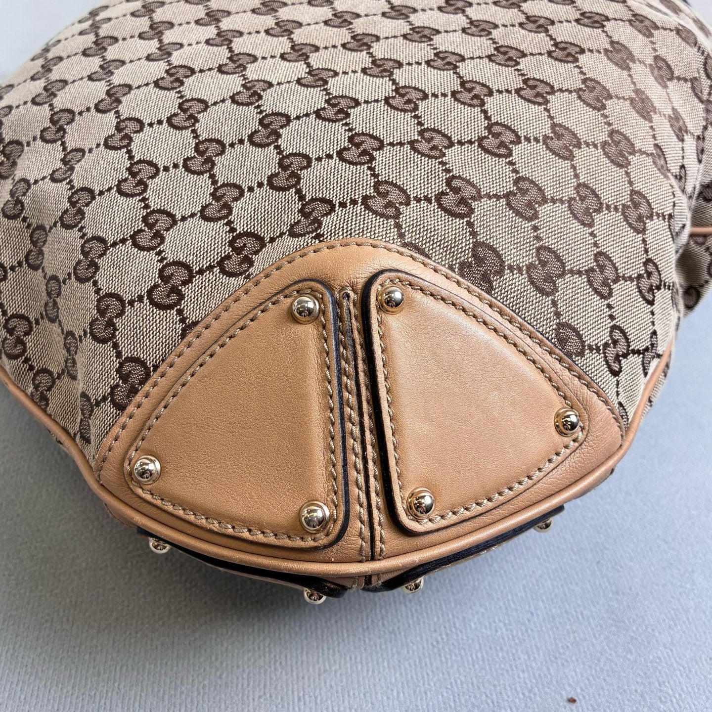 Gucci Nearly New 99% Crossbody Vintage Monogram Tote Bag Canvas with Leather Details Size 45*39