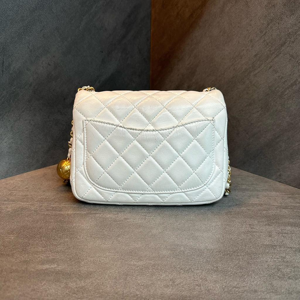 Chanel Golden Ball Square Fat white gold sheepskin chain bag, 30 opening type, three-dimensional inside clean