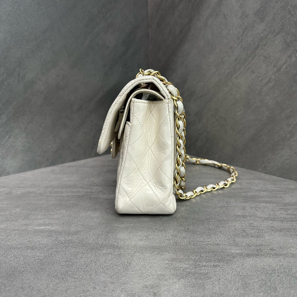 Chanel CF Small Vintage Model, White Gold Lambskin Chain Bag, 6-digit Serial, Structured Shape, Clean Interior