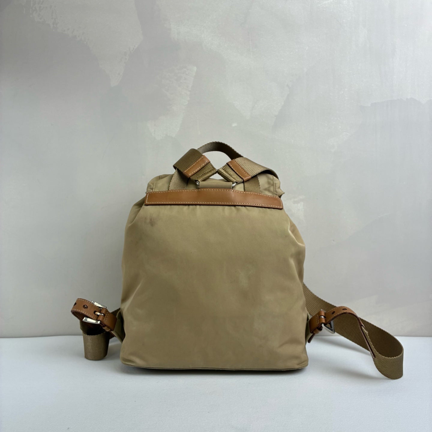 Prada Waterproof Nylon Backpack 1BZ677 Model Khaki Color Size 28×23.5×12cm