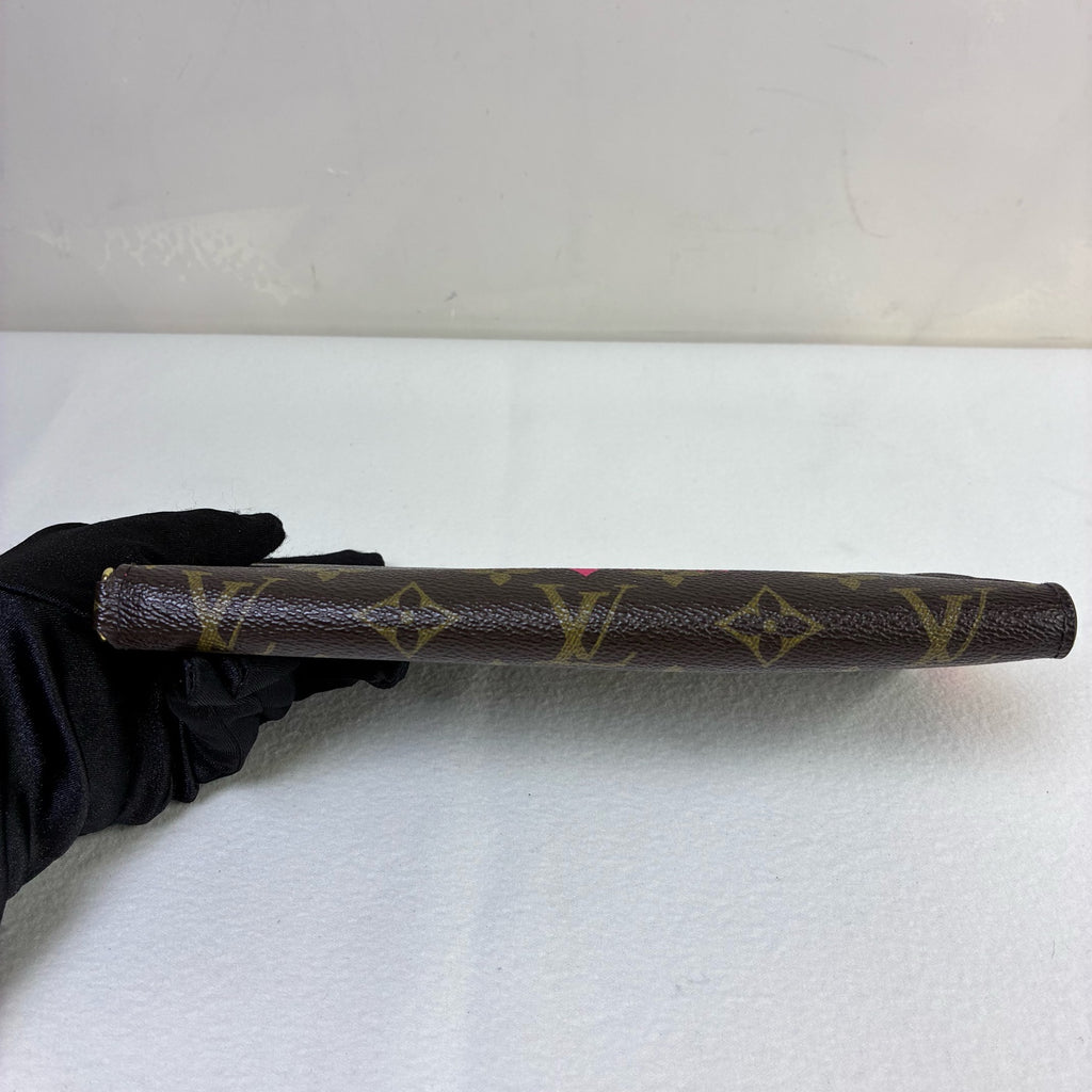 Louis Vuitton 98 New Seasonal Limited Edition Large V Long Wallet Size 21*11