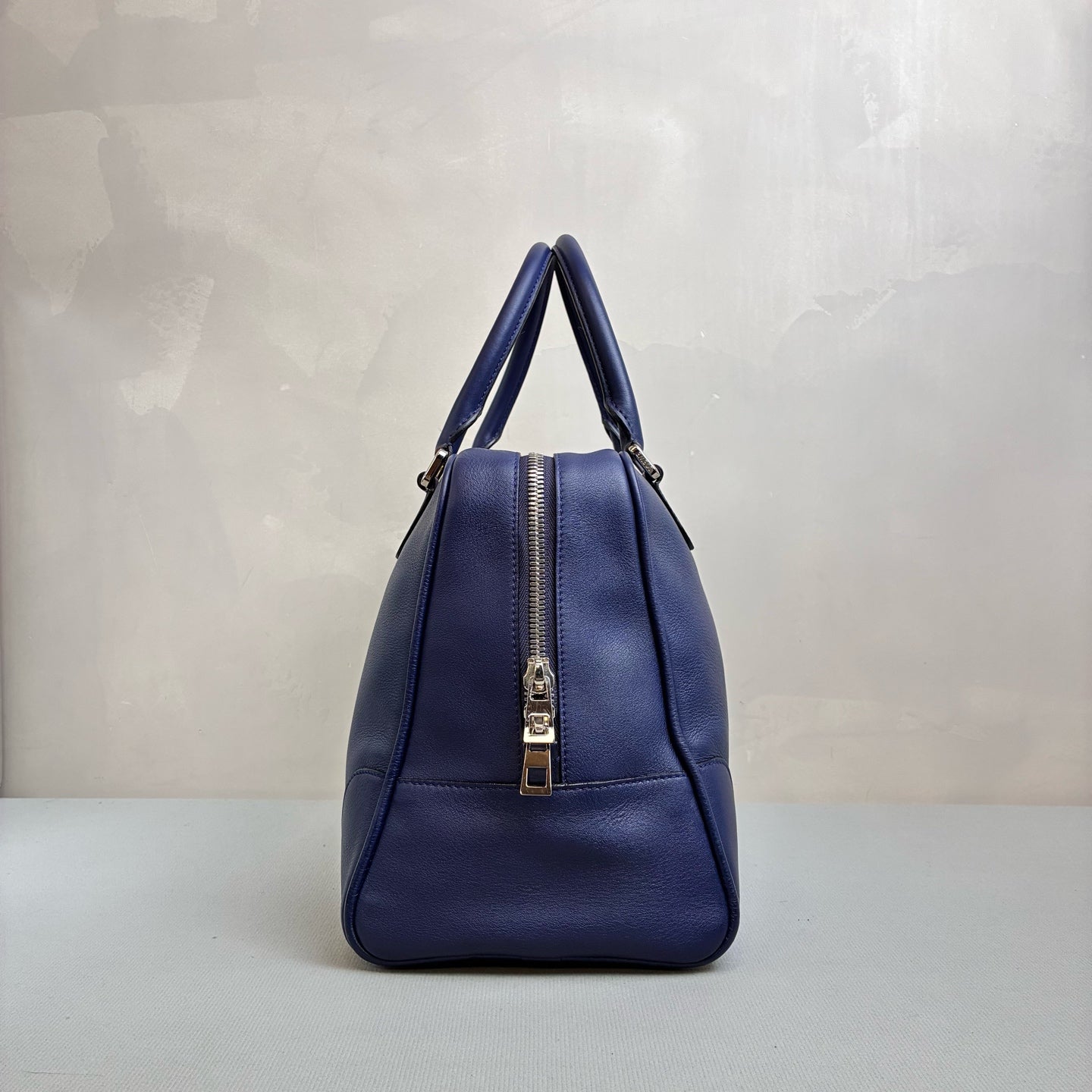 Loewe/Amazon Boston Navy Blue Handheld Crossbody Bag Size 37x26x18 Leather