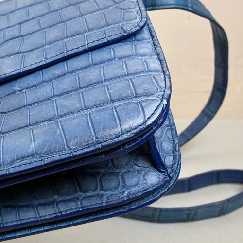 99% New CELINE Box Medium Fog Blue with Gold Hardware Matte Crocodile Leather Shoulder Crossbody Bag 2012 Size 24*18 12
