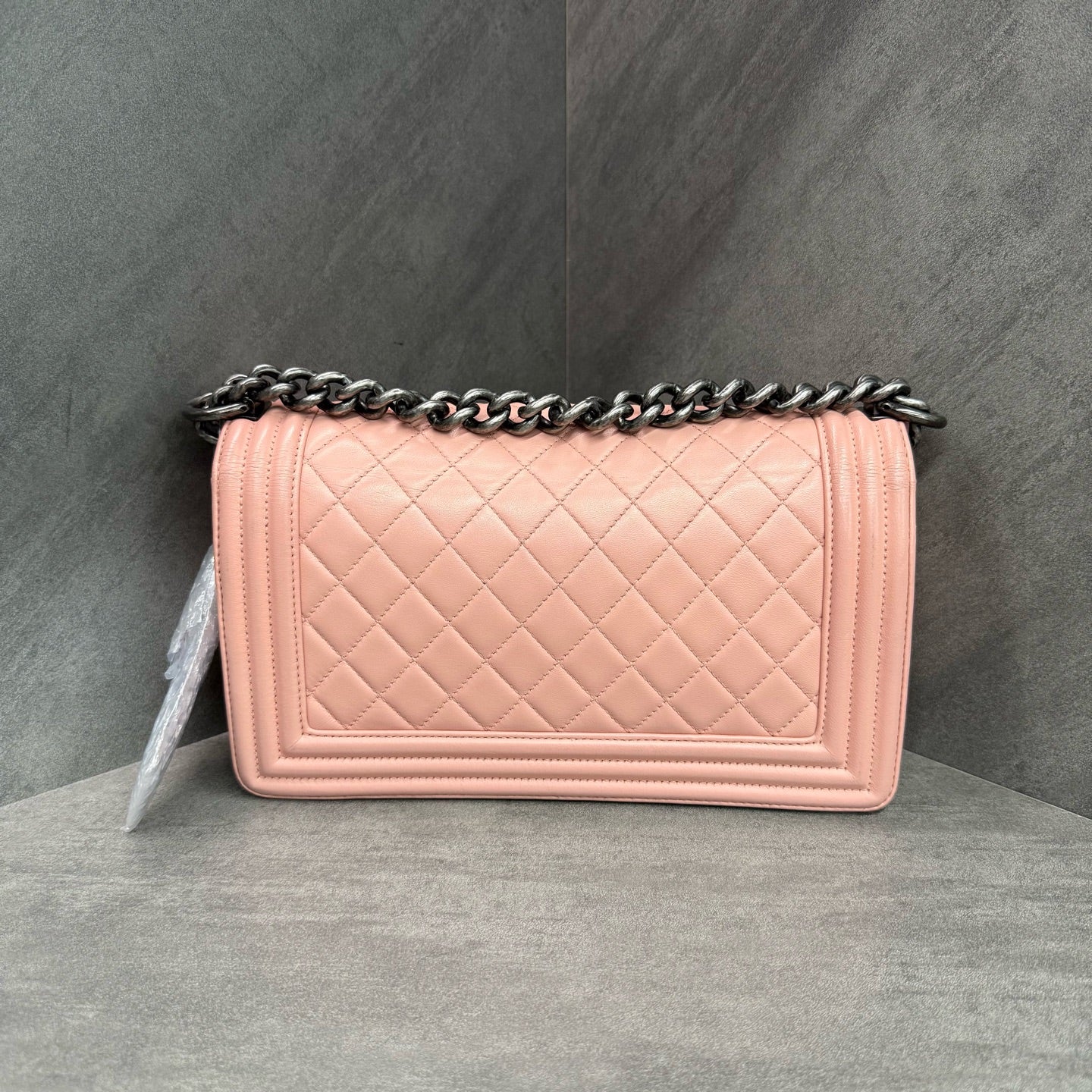 Chanel leboy medium-sized pink silver-clasp sheepskin bag with a clean three-dimensional inner lining, 20-kai, cassette card and ticket
