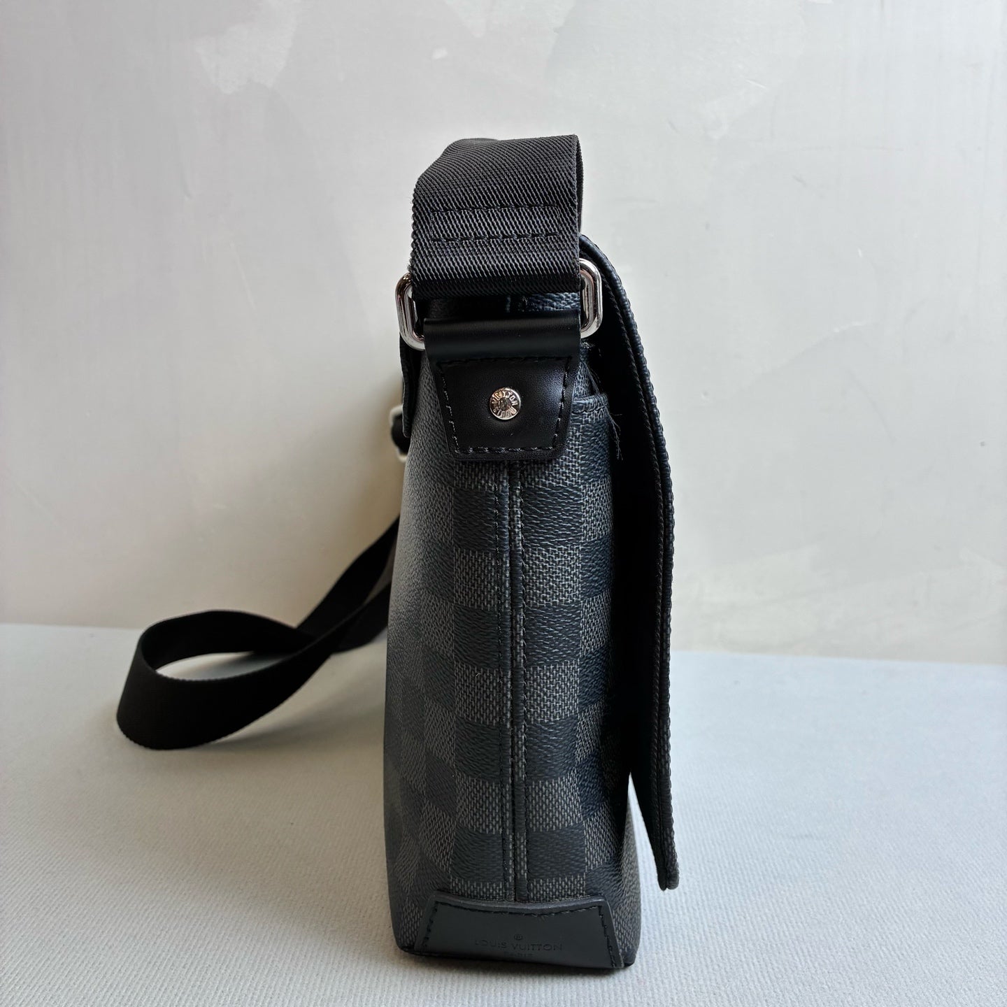 Louis Vuitton/LV Chip Series Black Checkerboard Flap Messenger Bag Size 25*23 Original Price 13,800