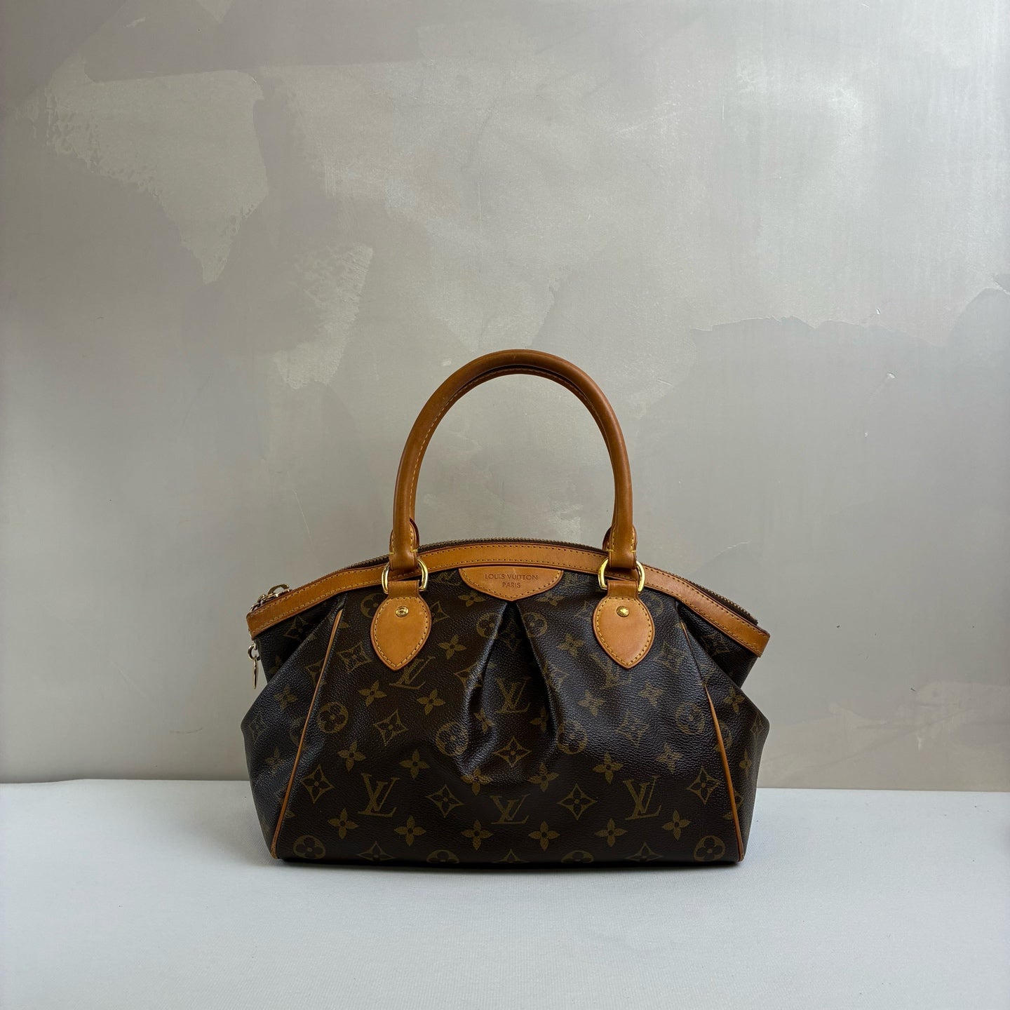 Louis Vuitton/LV Classic Monogram Small Dumpling Bag Handbag 99% New Size: 28 x 11 x 24 cm