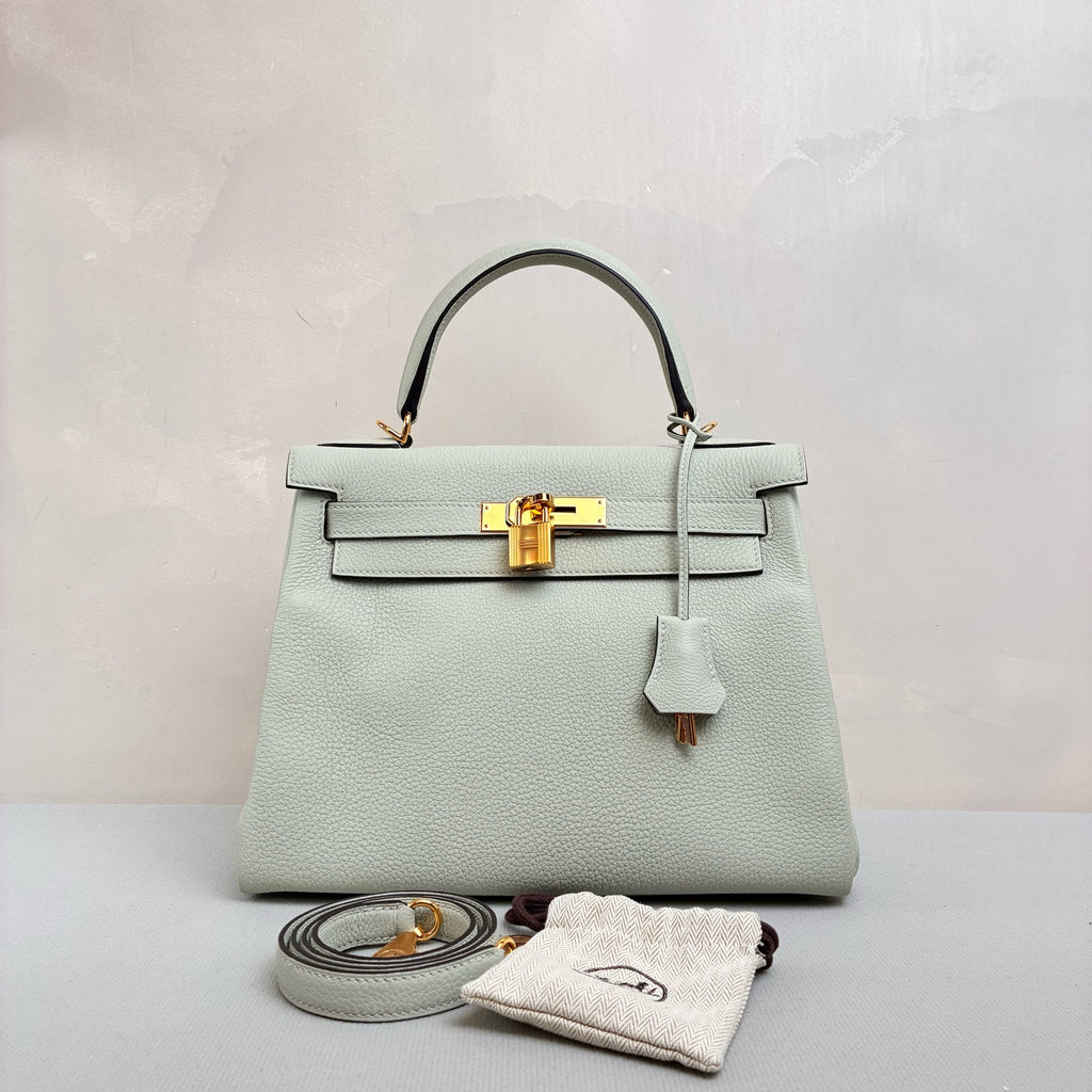 Hermès Kelly 28 in Ice Grey with Gold Hardware, B Stamp, Pre-owned condition, Dimensions 28/10/22 cm, Retail Price 120,000.