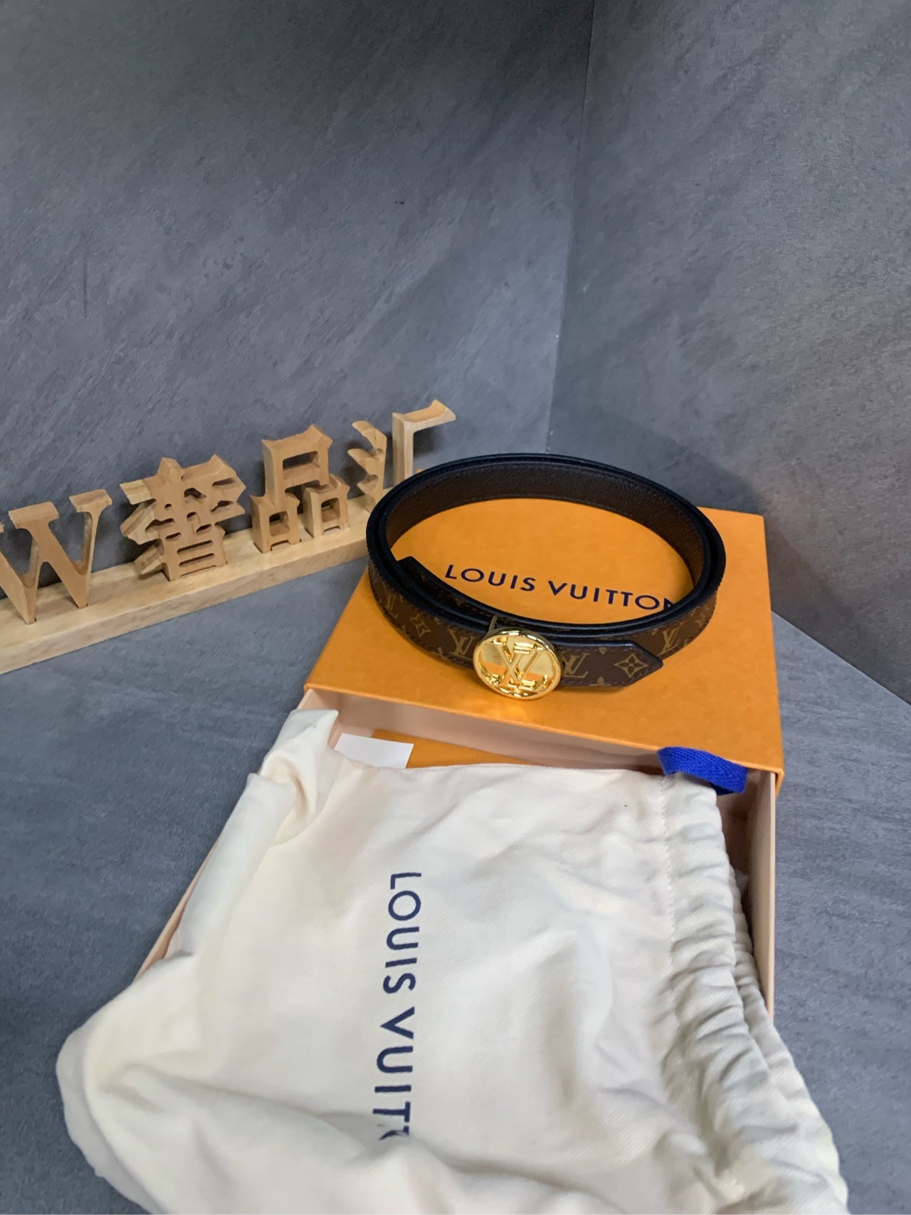 Women's leather belt, brand new real photos, classic goddess style, 2.0mm width, complete size range, reversible for use, complete packaging, ideal for both gifting and personal use