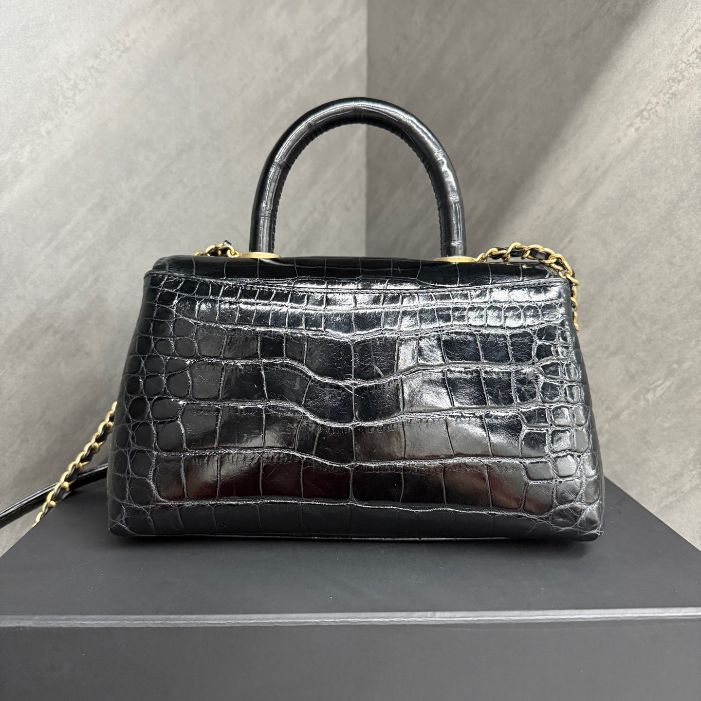 Chanel Black Crocodile Leather Gold-tone Button Coco Handle Small Size, Handle Flip Style, counter price is nearly 400,000, unused condition
