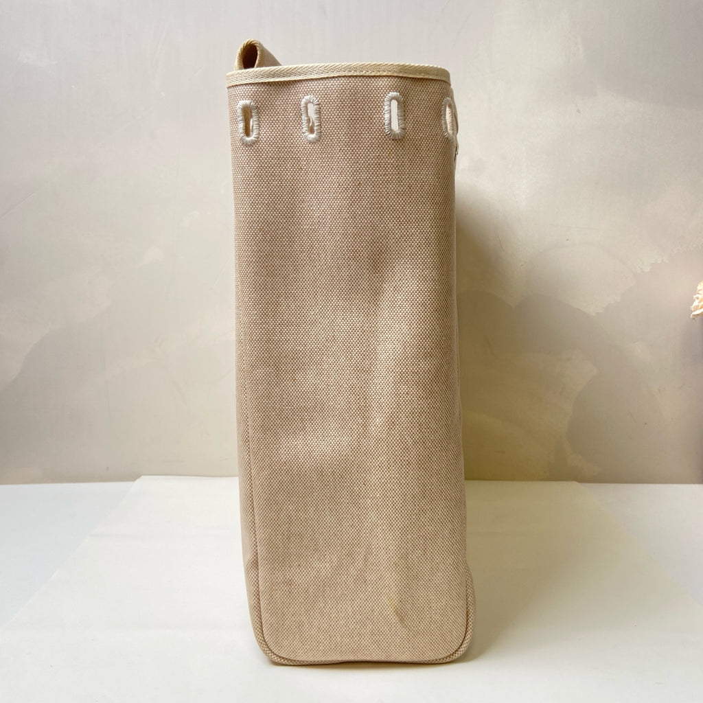 Hermès Herbag39 Replacement Bags are available in six options.