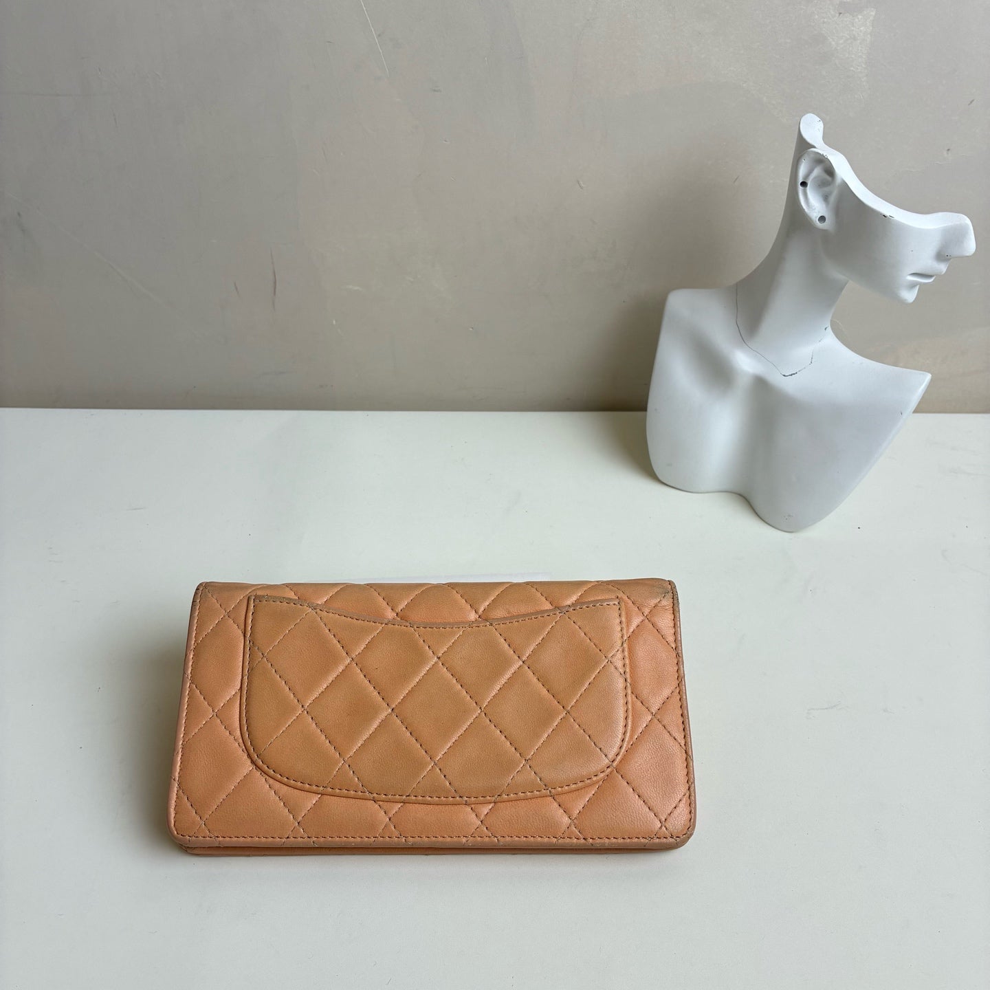 Chanel Long Wallet 12-fold Light Pink Lambskin Diamond Pattern Silver Hardware 98% New Size 18.5*10