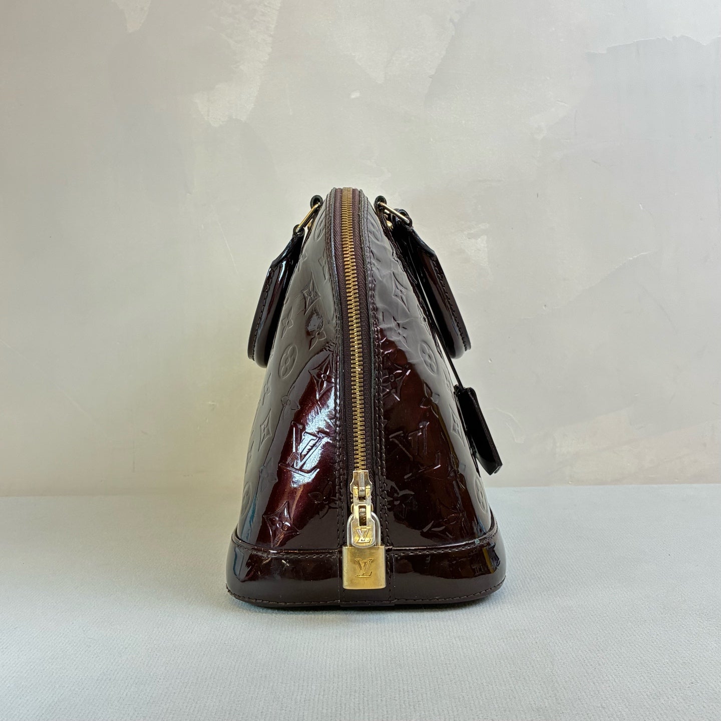 Louis Vuitton Patent Leather Shell Women's Bag Size 31*23 Cherry