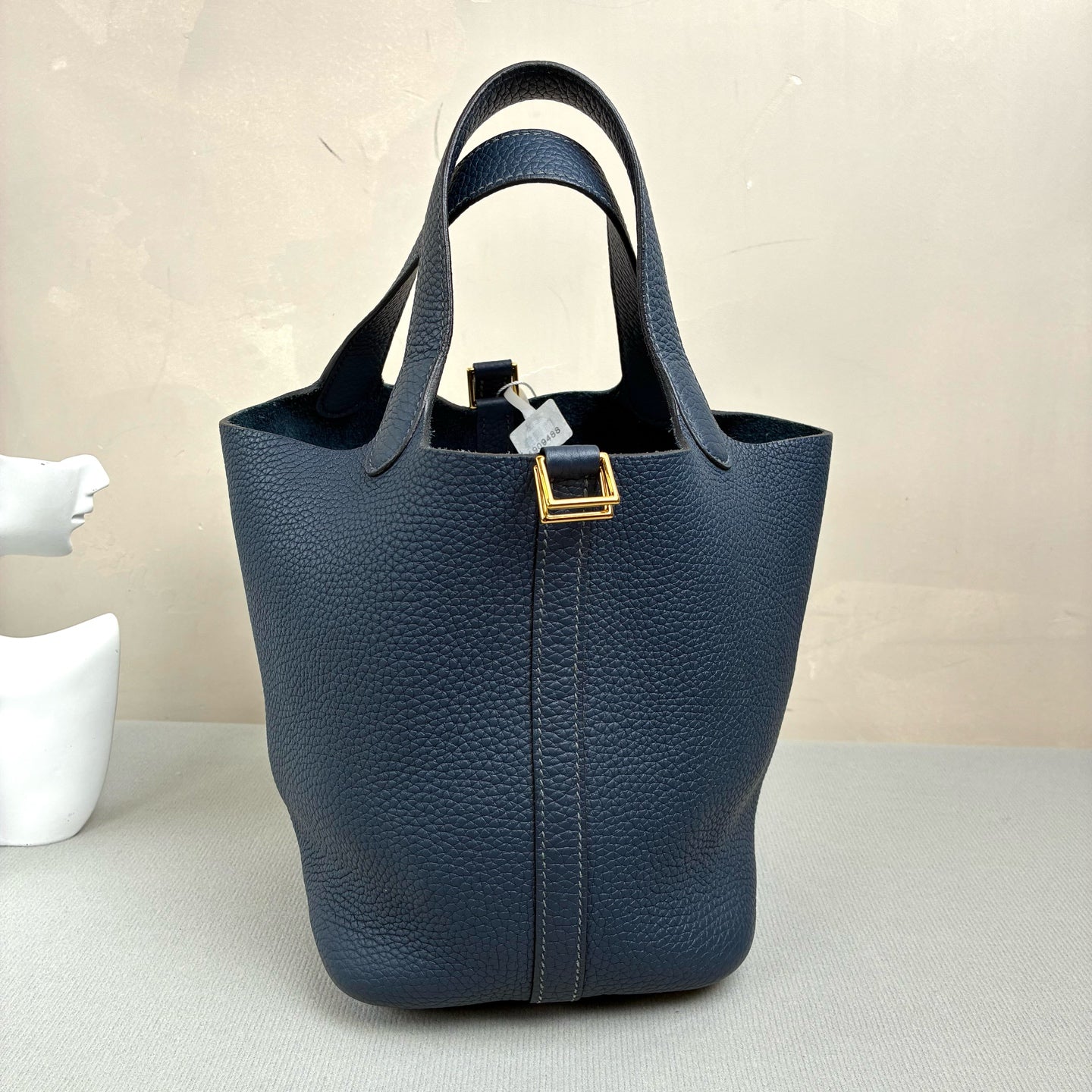 Hermes Picotin 18 Basket 18 in 99% new condition, W stamp, Midnight Blue, Gold Hardware, Handbag Dimensions