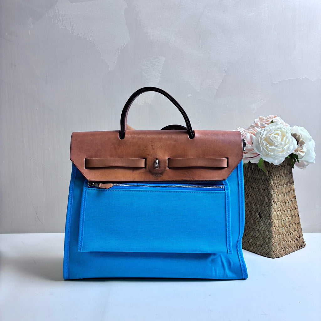 Hermes Herbag31 Blue and Brown H Cursive Shoulder Bag 99% New Condition Dimensions: 31*23 Canvas拼
