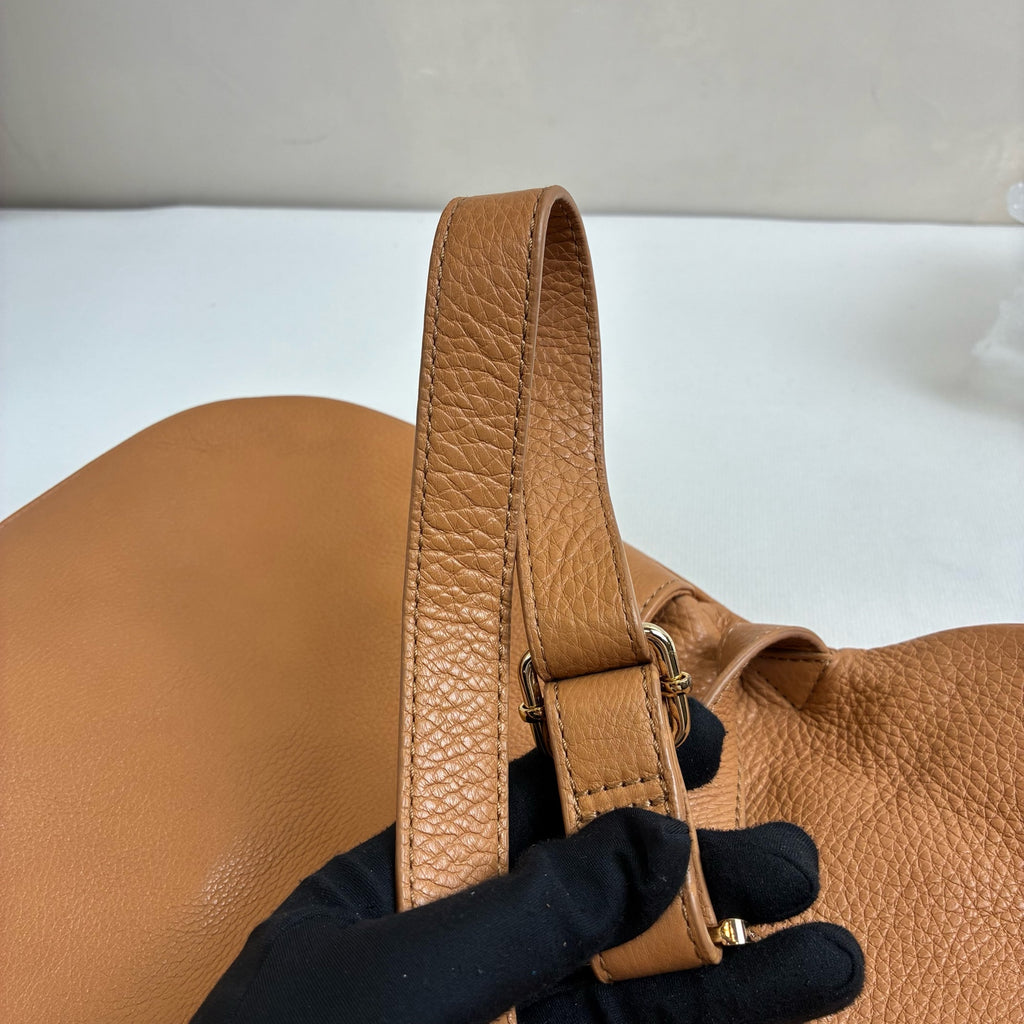 TORYBURCH Cinnamon Powder Shoulder Bag Crossbody Bag Foldable Bag Lychee Cowhide 99% New Size 29*20
