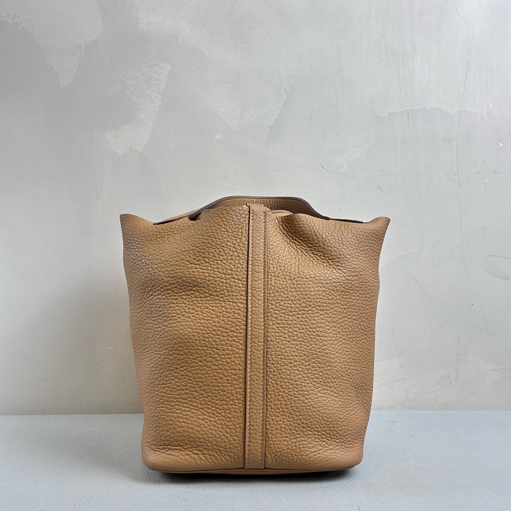 Hermès 99% new Z刻 Basket 22 in Biscuit color with gold hardware, size 22*21.