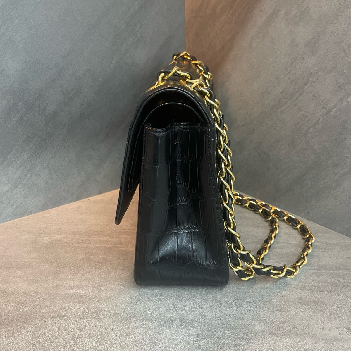 Chanel CF jumbo large black gold buckle crocodile leather bag, structured shape, clean interior, no wear on the corners, 19 series.