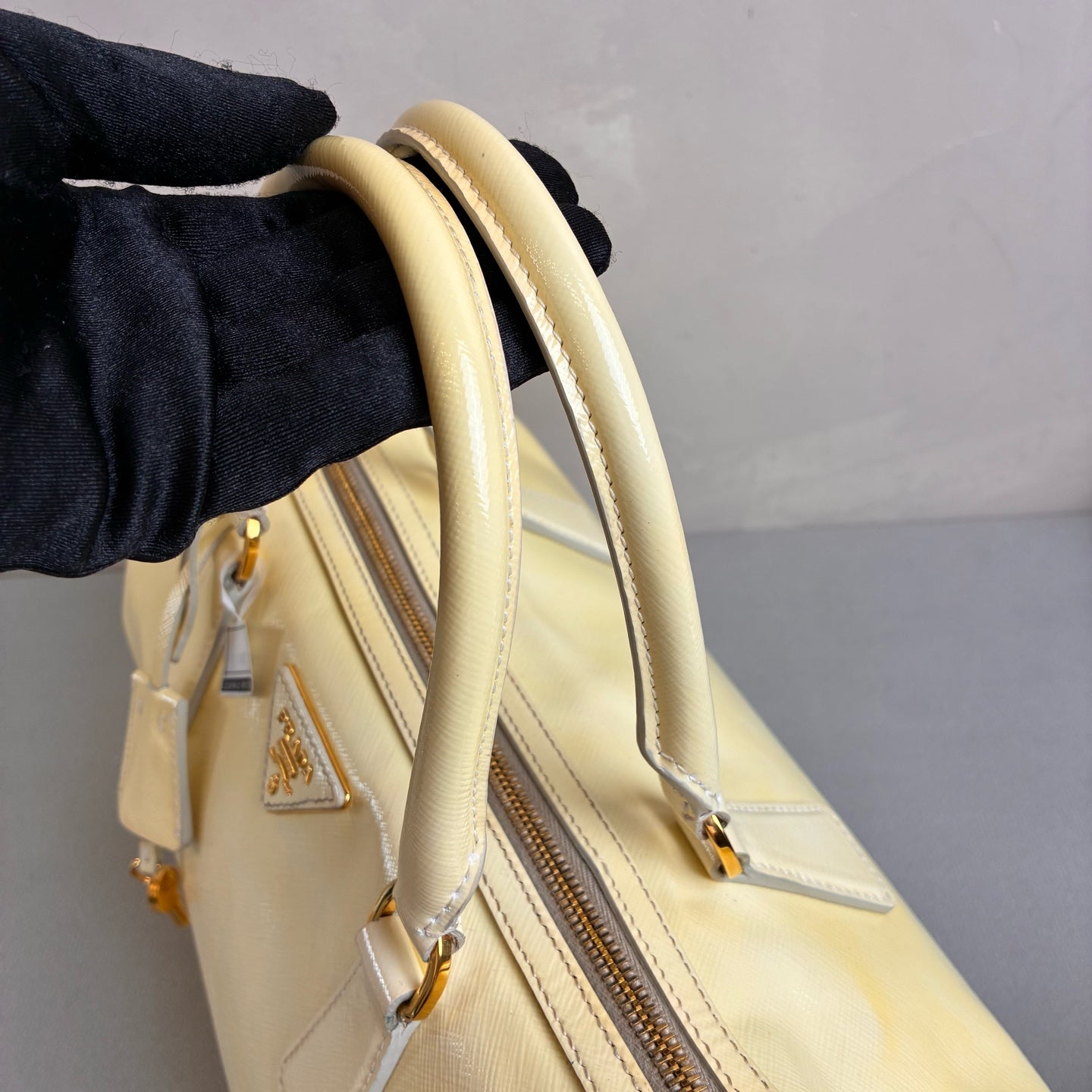 Prada 98% New Chick Yellow Patent Leather Boston Tote Handbag Crossbody Bag Saffiano Texture Size 32*17