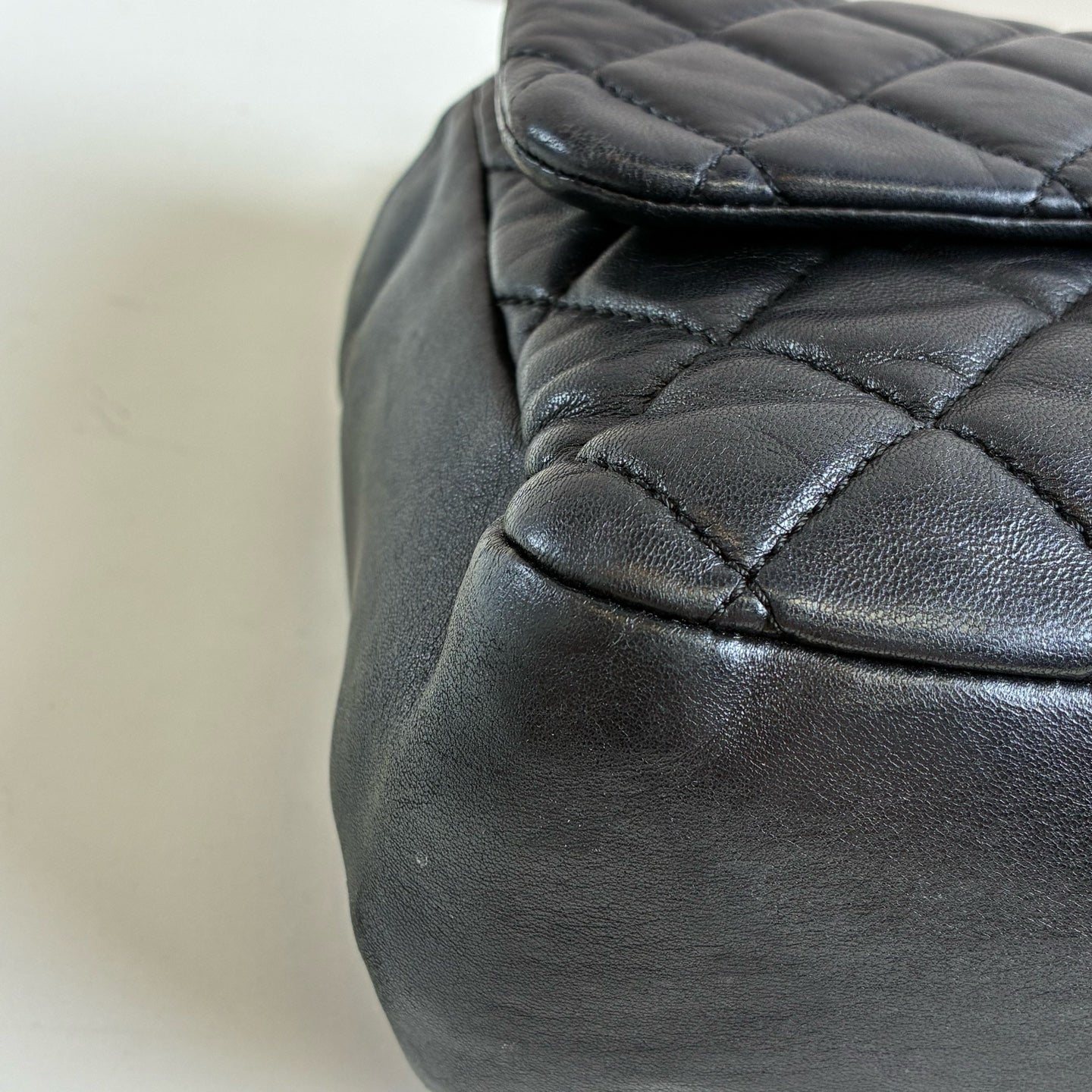 Chanel CF Black and Silver Raincoat Airport Bag 13 Opening Shoulder Bag 99% New Size: 35*7.5*16 Lambskin Material