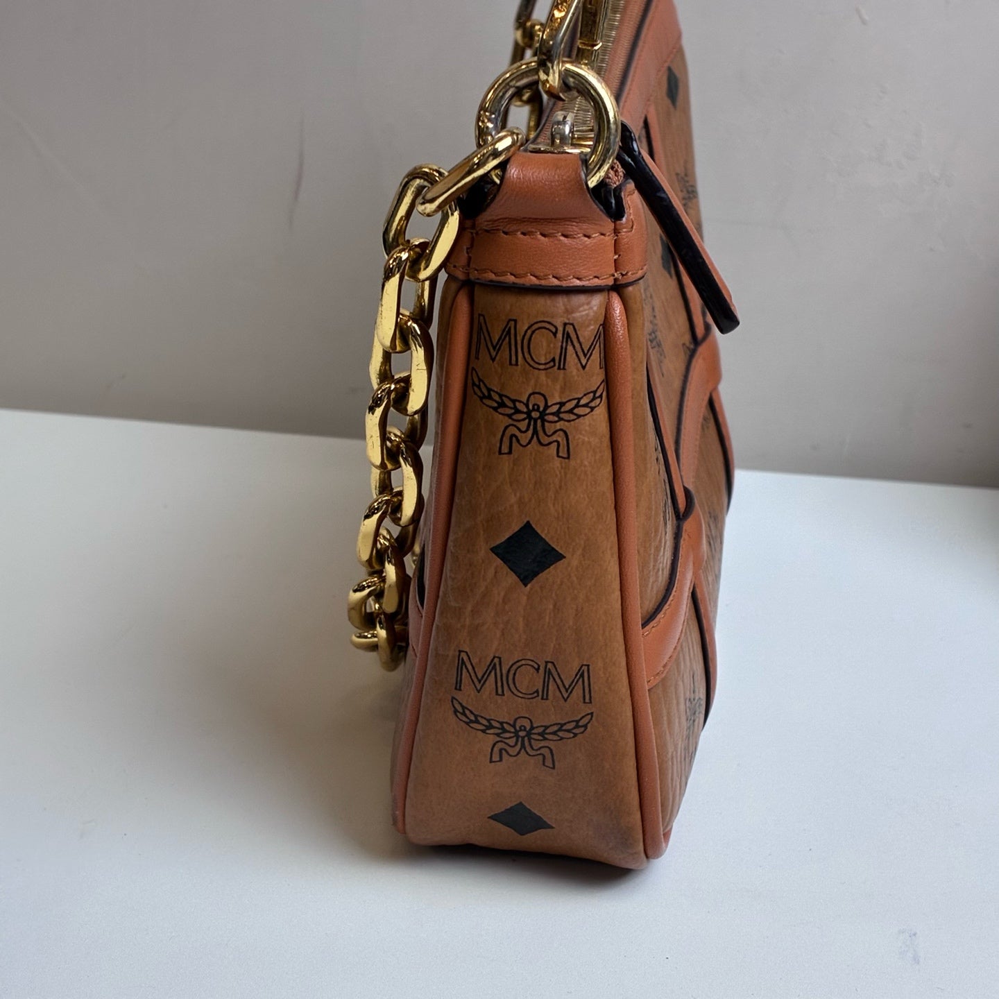 MCM Chain Strap Crossbody Bag Mahjong Bag Classic Cognac Color Mini Aren Shoulder Bag
