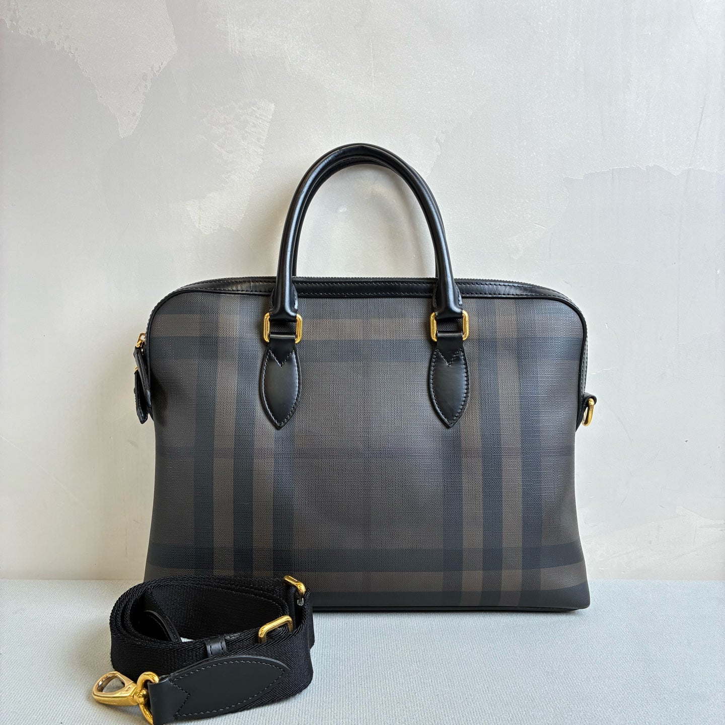 Burberry Leather Men's Briefcase Size 36*28 Like New 99%