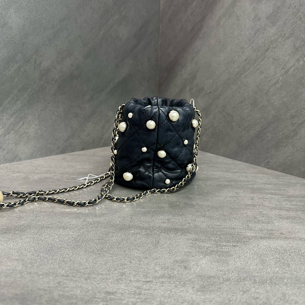 Chanel Pearl drawstring Bag mini 31 kai