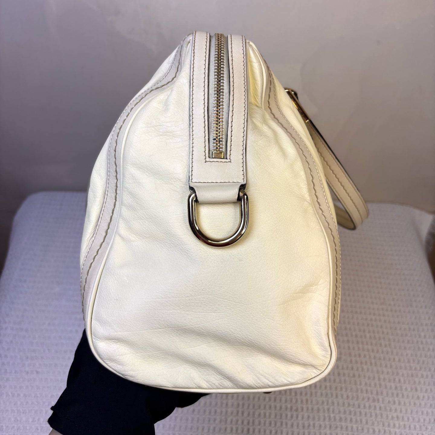 Gucci 98 New Women’s Bow White Boston Handbag Size 42*28
