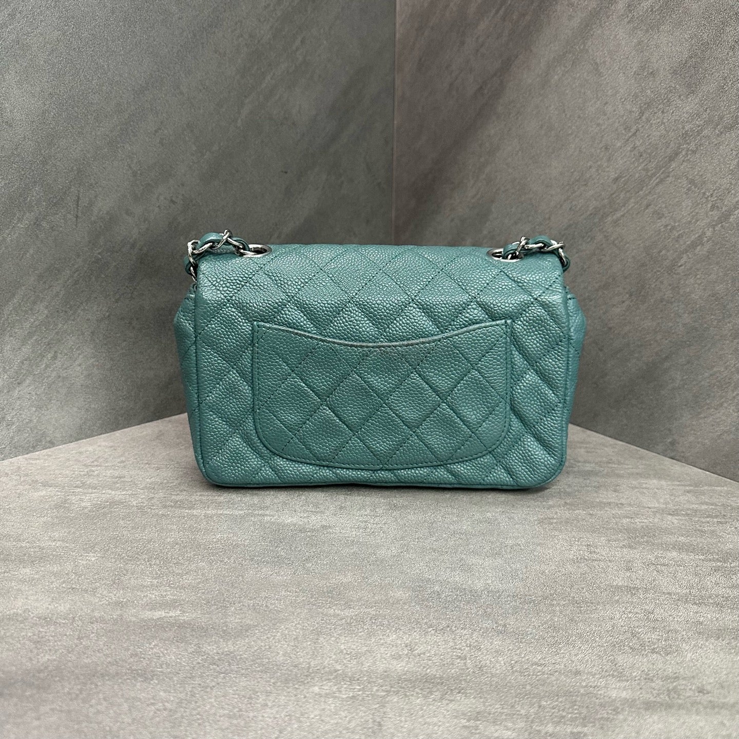 Chanel cf Large mini Green Silver lychee cowhide chain bag, 17 open bag type, three-dimensional inside clean